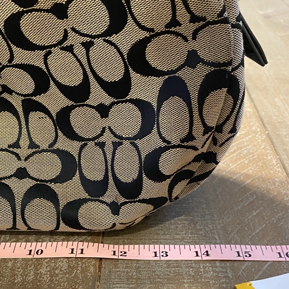 Coach Black and Tan Patterned Hobo Bag. - Picture 2 of 12